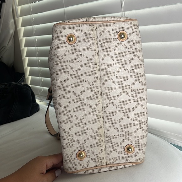 Michael Kors Grayson Signature Canvas and Leather Boston Bag - Picture 4 of 6